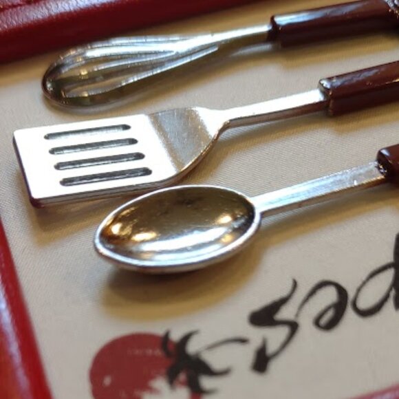 C. R.GIBSON KITCHEN KEEPER BINDER BONDED RED LEATHER RECIPE BOOK 9 X 9.5  NWOT - Picture 5 of 13